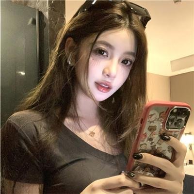 艳女新装